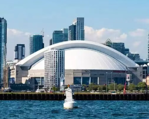 她的歌声里，有你的故事， 你的未来里，有Sun Life香港永明保险